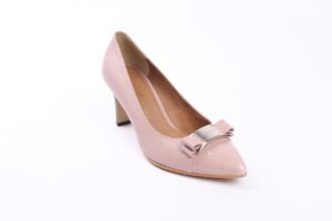痛くないパンプスを仕事で履くためのルールとは？